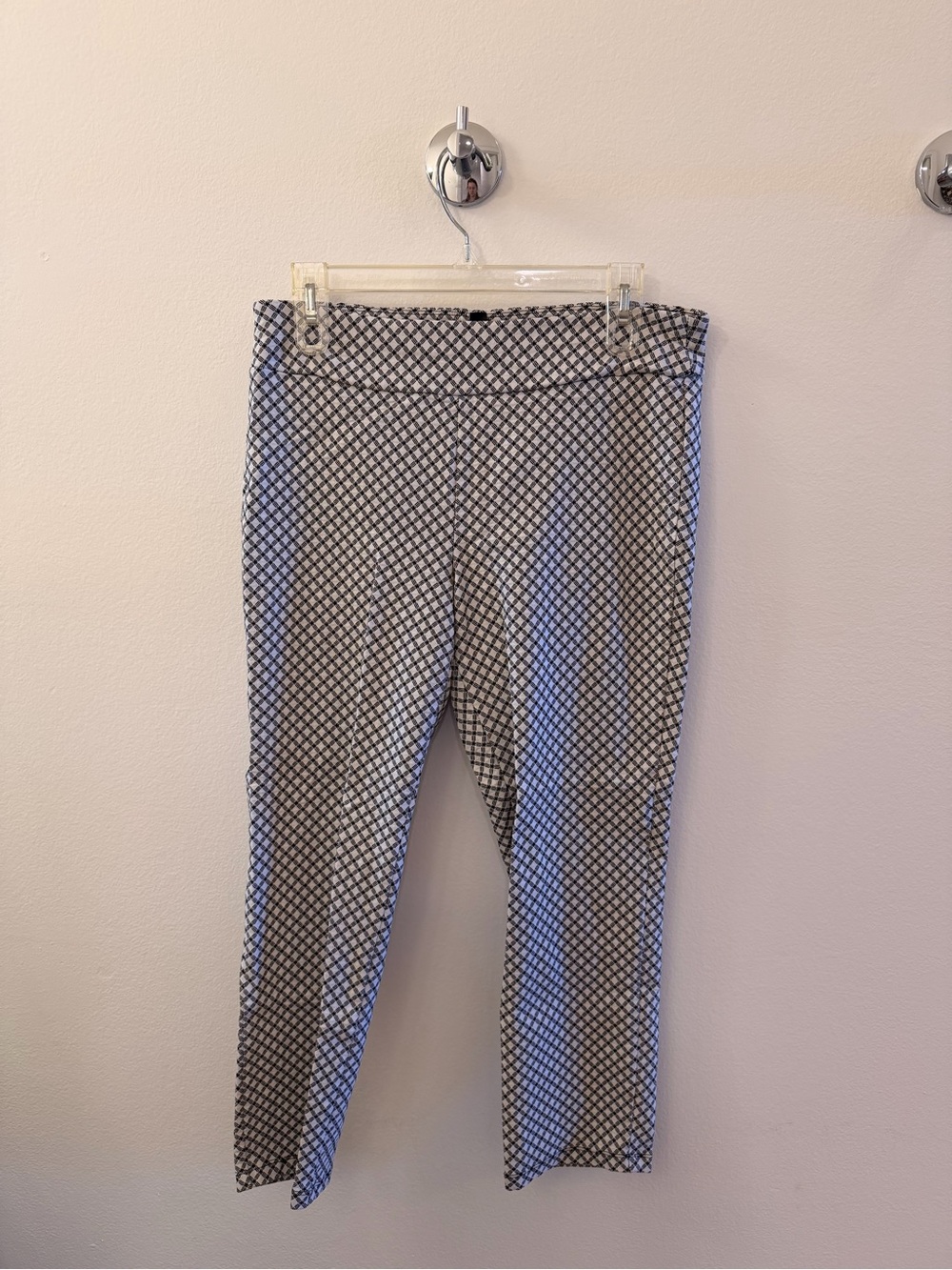 Women’s Black & White Patterned Stretch Pants